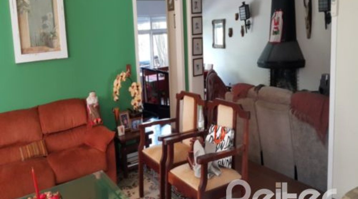 Casa à venda com 428m², 5 dormitórios, 4 suítes, 8 vagas, no bairro Vila Assunção em Porto Alegre