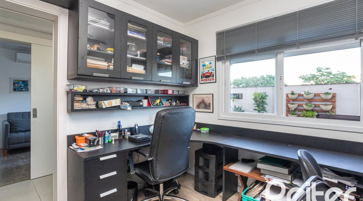 Apartamento à venda com 221m², 3 dormitórios, 3 suítes, 2 vagas, no bairro Tristeza em Porto Alegre