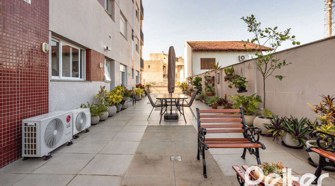 Apartamento à venda com 221m², 3 dormitórios, 3 suítes, 2 vagas, no bairro Tristeza em Porto Alegre