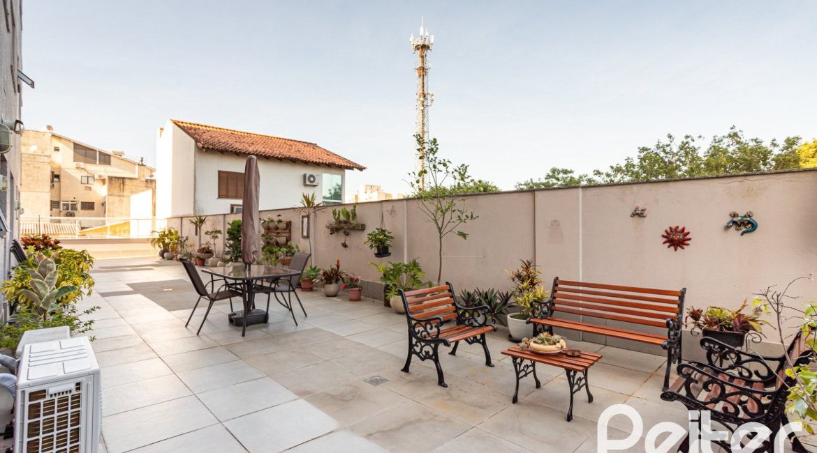 Apartamento à venda com 221m², 3 dormitórios, 3 suítes, 2 vagas, no bairro Tristeza em Porto Alegre