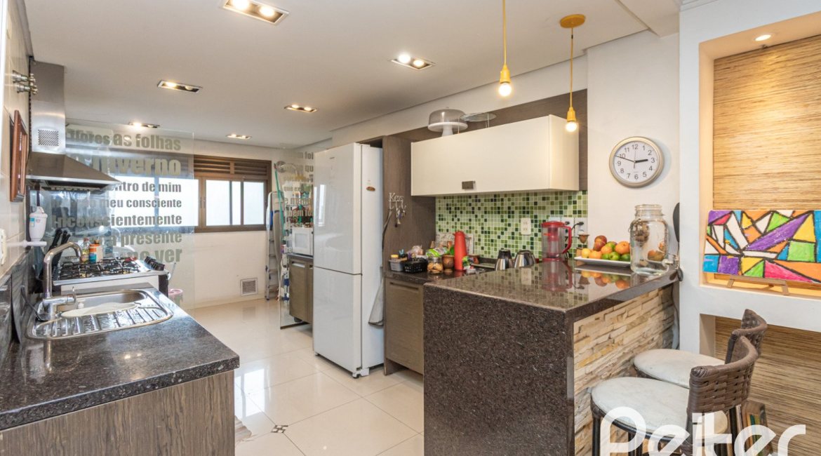 Apartamento à venda com 113m², 3 dormitórios, 1 suíte, 3 vagas, no bairro Tristeza em Porto Alegre