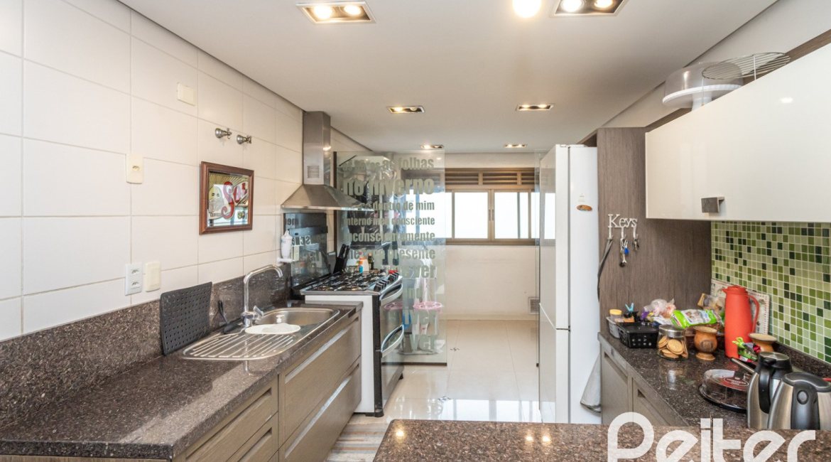 Apartamento à venda com 113m², 3 dormitórios, 1 suíte, 3 vagas, no bairro Tristeza em Porto Alegre