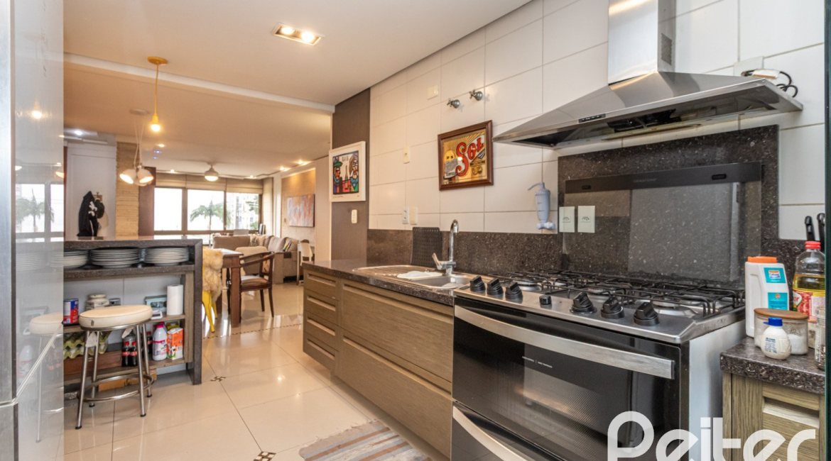 Apartamento à venda com 113m², 3 dormitórios, 1 suíte, 3 vagas, no bairro Tristeza em Porto Alegre