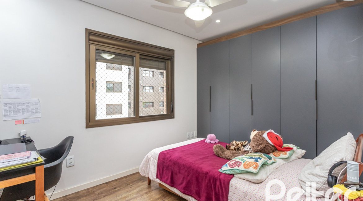 Apartamento à venda com 113m², 3 dormitórios, 1 suíte, 3 vagas, no bairro Tristeza em Porto Alegre