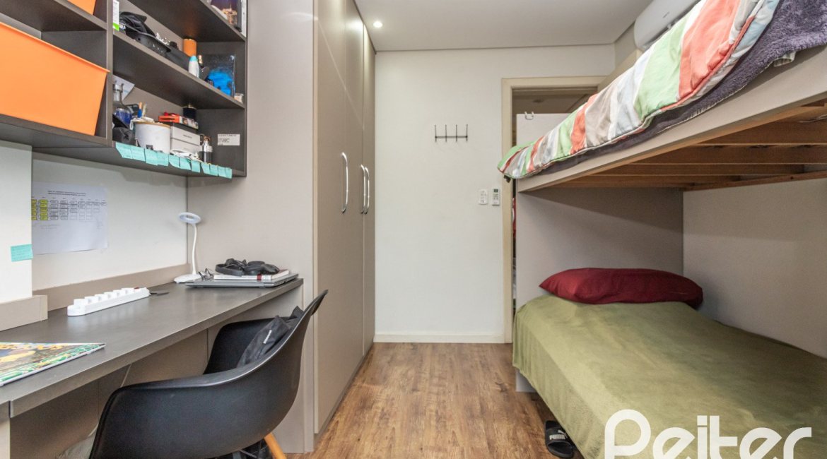 Apartamento à venda com 113m², 3 dormitórios, 1 suíte, 3 vagas, no bairro Tristeza em Porto Alegre