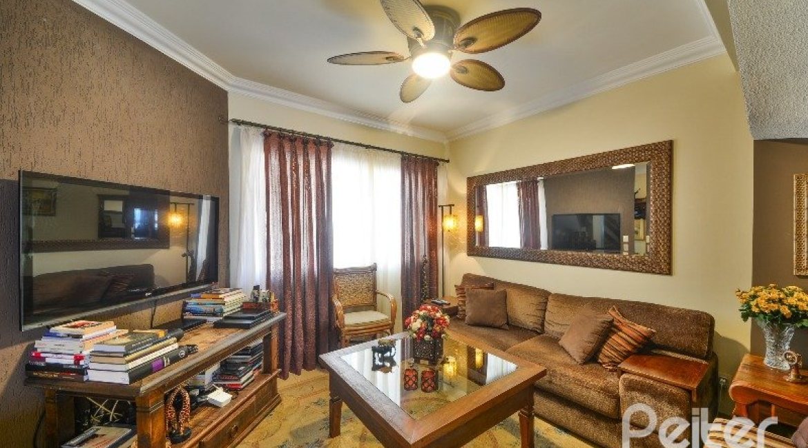 Casa em Condomínio à venda com 252m², 3 dormitórios, 1 suíte, 3 vagas, no bairro Tristeza em Porto Alegre