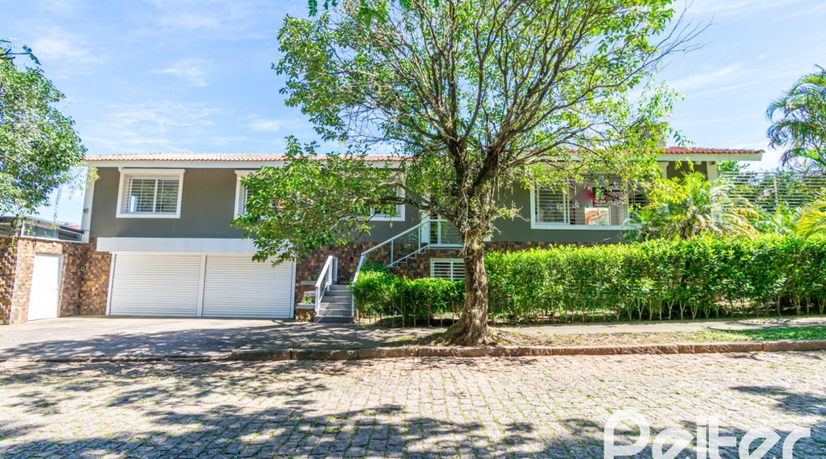 Casa à venda com 400m², 3 dormitórios, 2 suítes, 4 vagas, no bairro Jardim Isabel em Porto Alegre