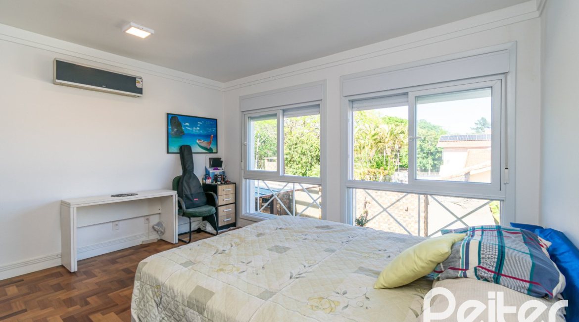 Casa à venda com 400m², 3 dormitórios, 2 suítes, 4 vagas, no bairro Jardim Isabel em Porto Alegre