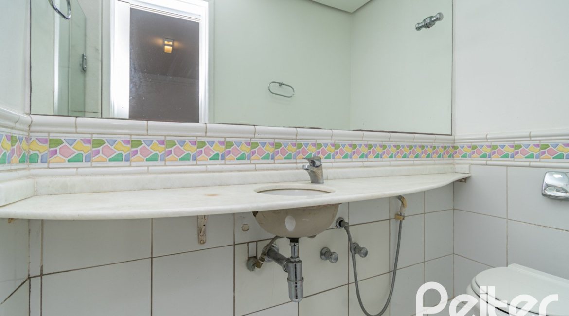 Casa à venda com 400m², 3 dormitórios, 2 suítes, 4 vagas, no bairro Jardim Isabel em Porto Alegre