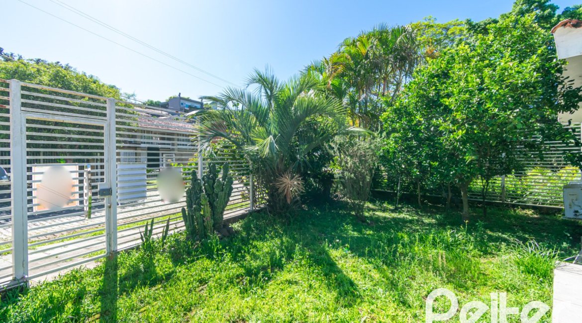 Casa à venda com 400m², 3 dormitórios, 2 suítes, 4 vagas, no bairro Jardim Isabel em Porto Alegre