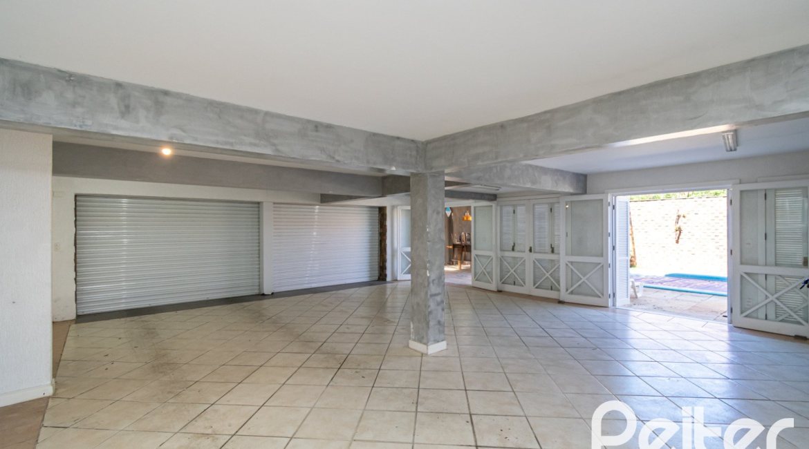 Casa à venda com 400m², 3 dormitórios, 2 suítes, 4 vagas, no bairro Jardim Isabel em Porto Alegre