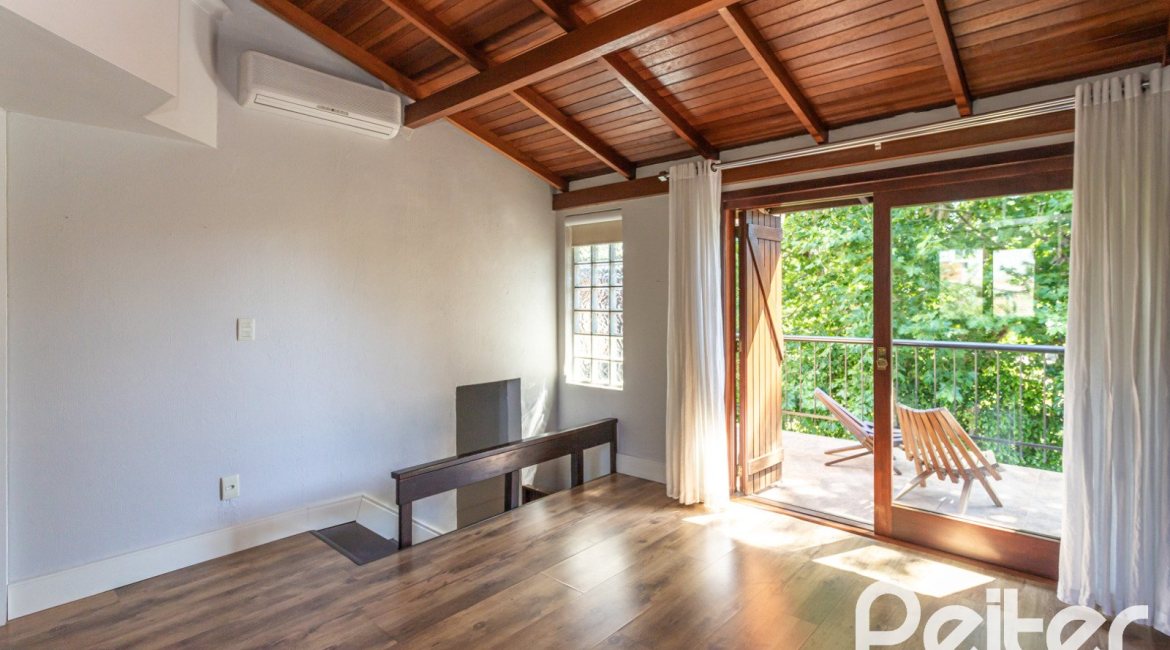 Casa em Condomínio à venda com 162m², 3 dormitórios, 2 suítes, 2 vagas, no bairro Tristeza em Porto Alegre