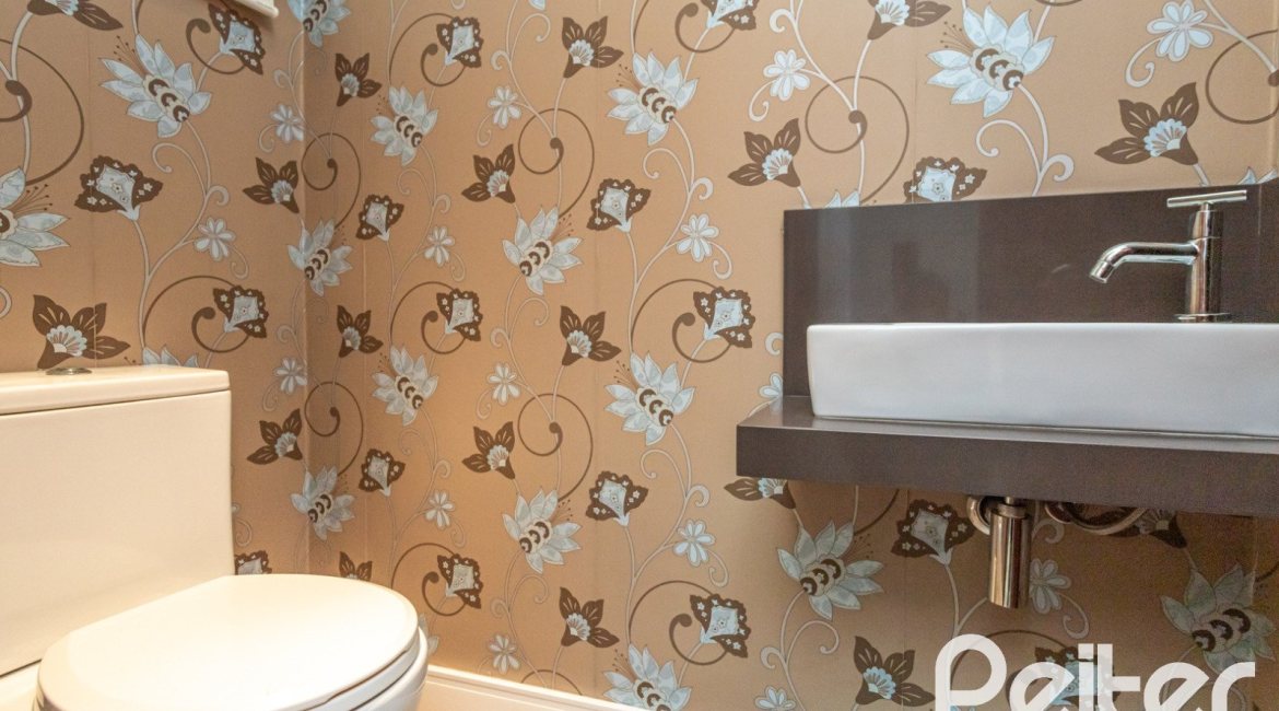 Casa em Condomínio à venda com 162m², 3 dormitórios, 2 suítes, 2 vagas, no bairro Tristeza em Porto Alegre