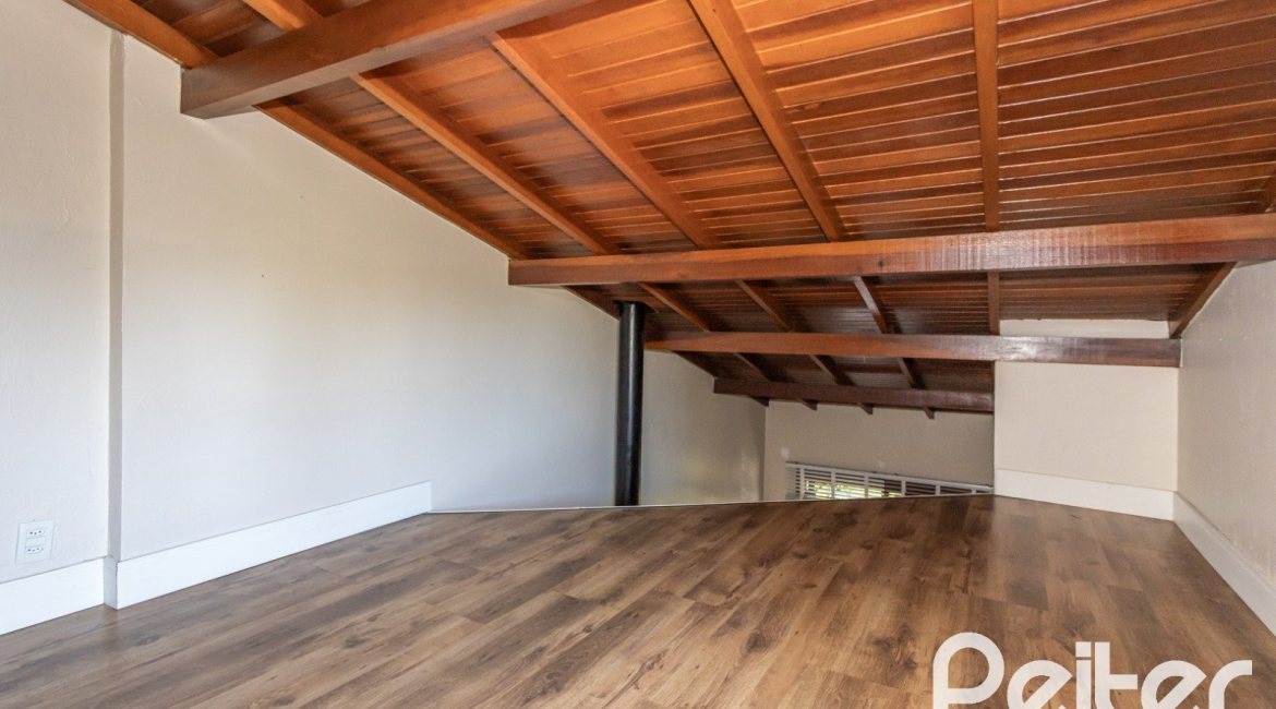 Casa em Condomínio à venda com 162m², 3 dormitórios, 2 suítes, 2 vagas, no bairro Tristeza em Porto Alegre