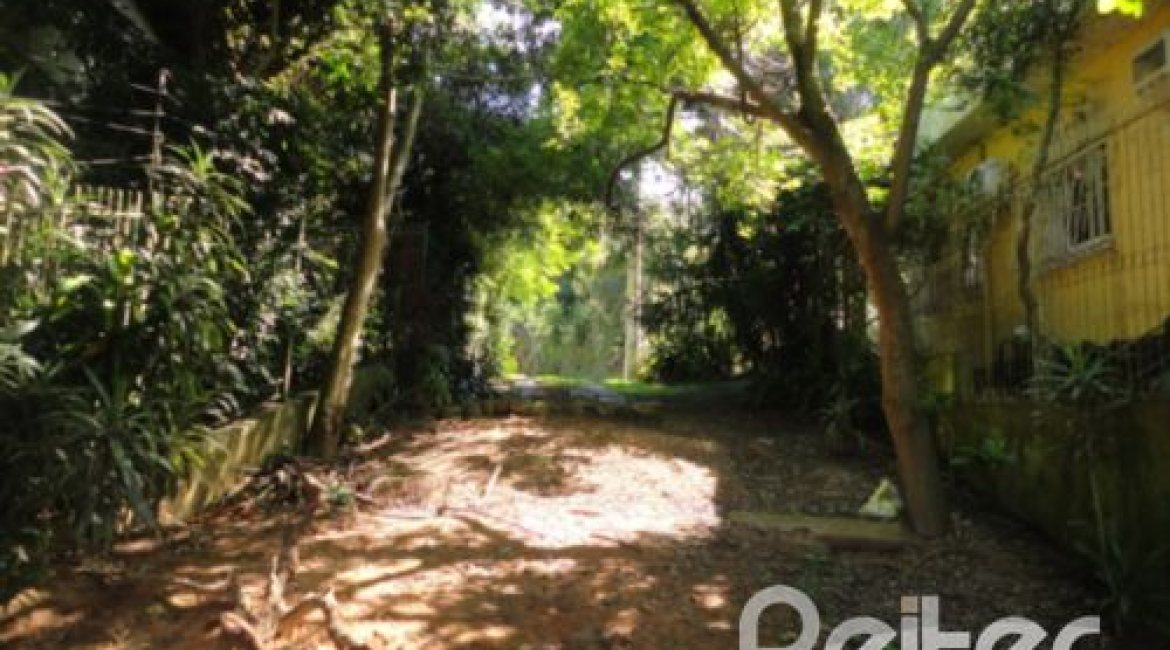 Terreno à venda com 221m², no bairro Vila Assunção em Porto Alegre