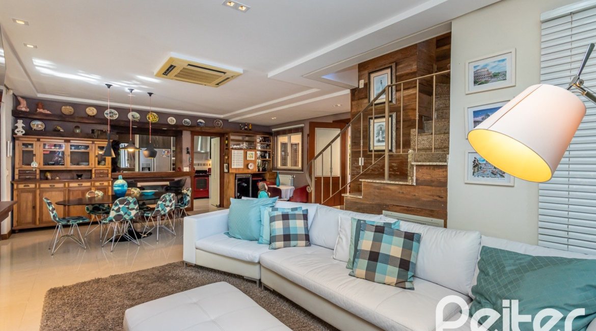 Casa em Condomínio à venda com 380m², 4 dormitórios, 2 suítes, 3 vagas, no bairro Tristeza em PORTO ALEGRE