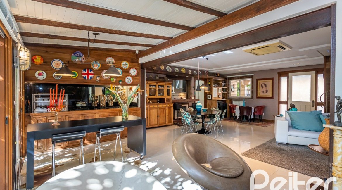 Casa em Condomínio à venda com 380m², 4 dormitórios, 2 suítes, 3 vagas, no bairro Tristeza em PORTO ALEGRE