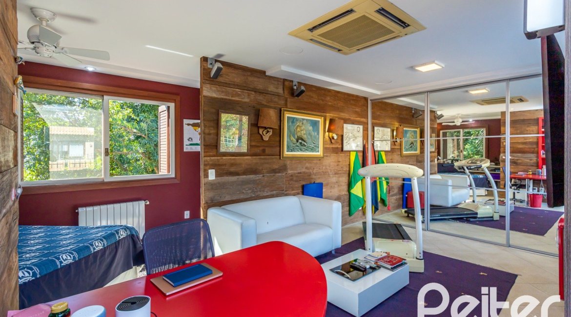 Casa em Condomínio à venda com 380m², 4 dormitórios, 2 suítes, 3 vagas, no bairro Tristeza em PORTO ALEGRE