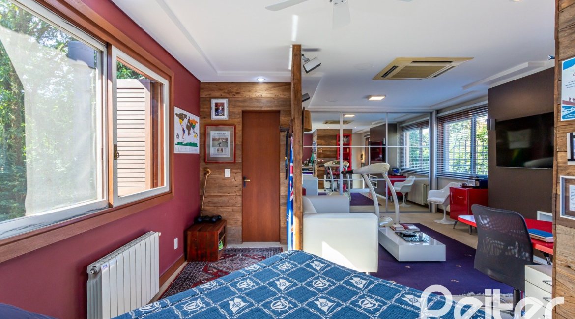 Casa em Condomínio à venda com 380m², 4 dormitórios, 2 suítes, 3 vagas, no bairro Tristeza em PORTO ALEGRE