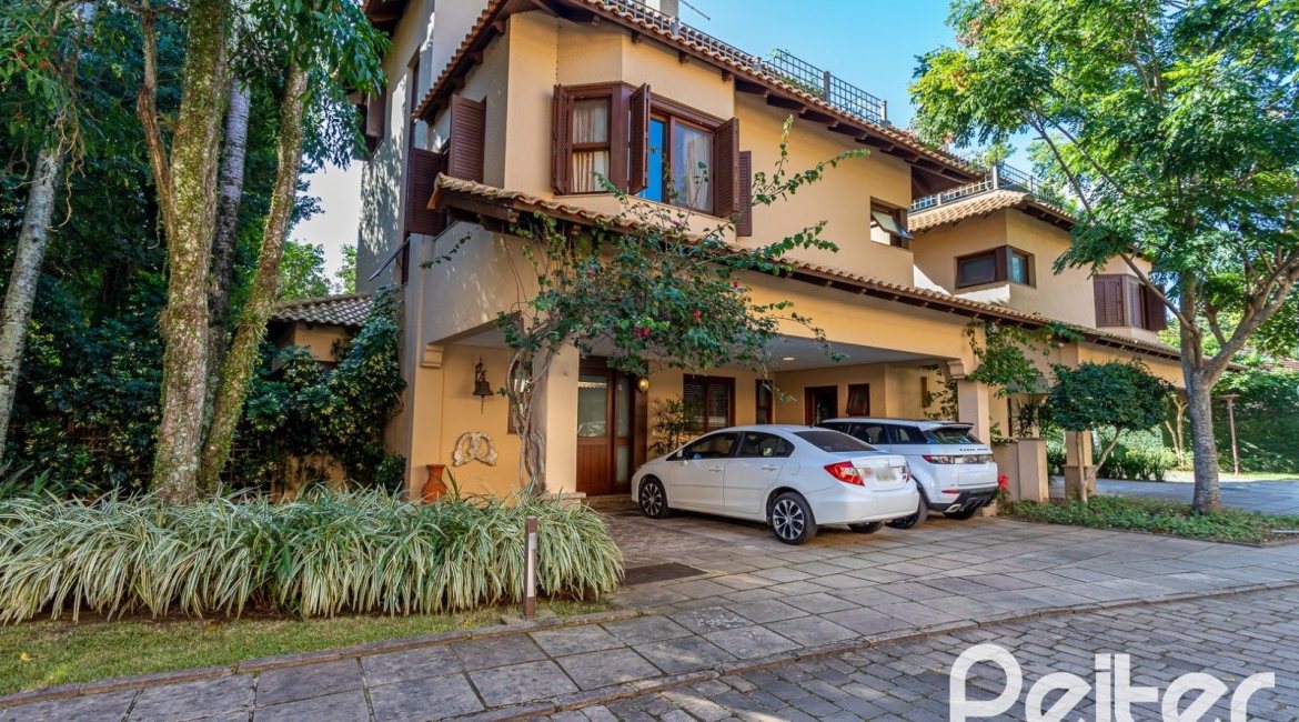 Casa em Condomínio à venda com 380m², 4 dormitórios, 2 suítes, 3 vagas, no bairro Tristeza em PORTO ALEGRE