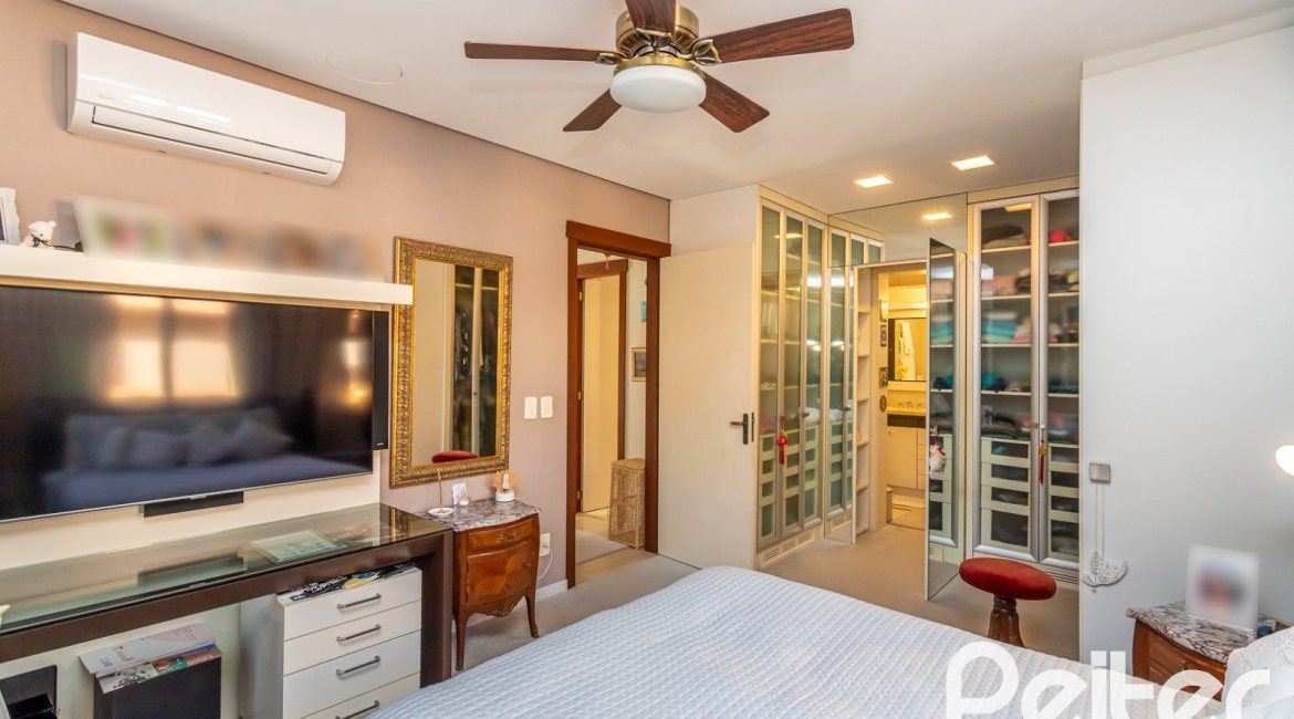 Casa em Condomínio à venda com 380m², 4 dormitórios, 2 suítes, 3 vagas, no bairro Tristeza em PORTO ALEGRE