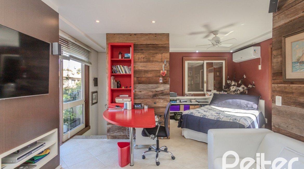 Casa em Condomínio à venda com 380m², 4 dormitórios, 2 suítes, 3 vagas, no bairro Tristeza em PORTO ALEGRE