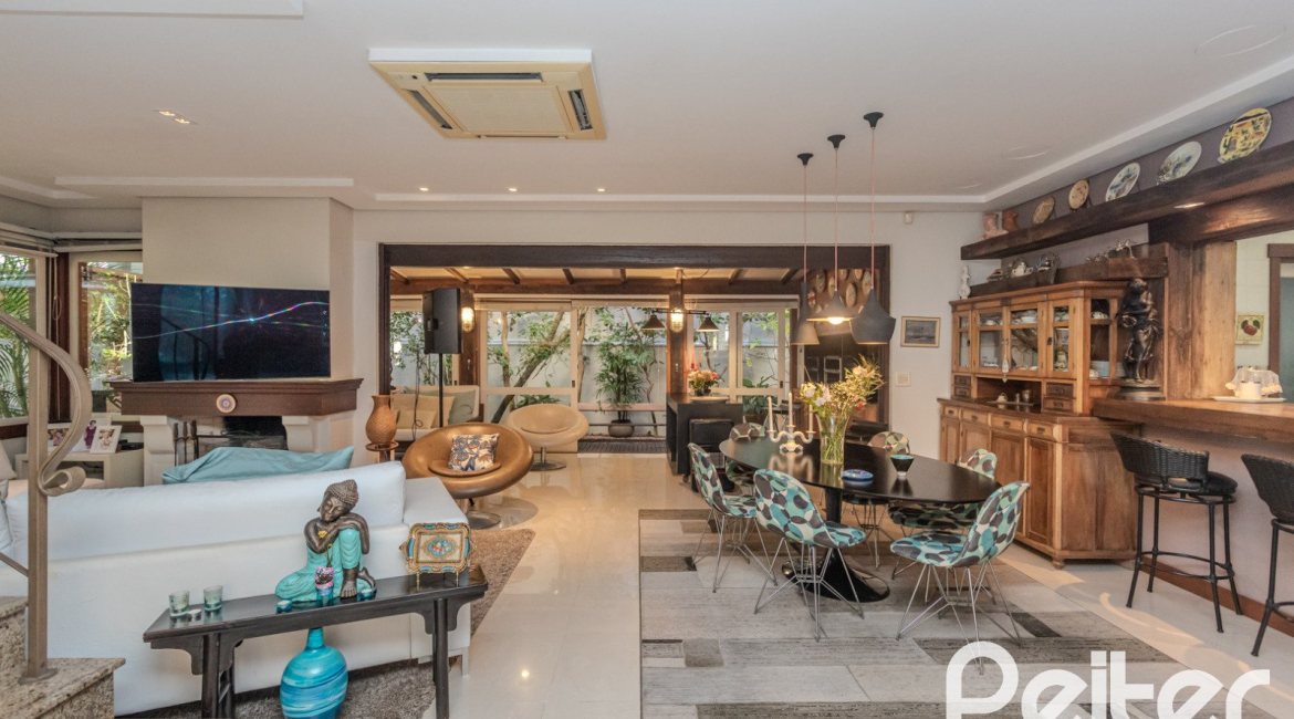 Casa em Condomínio à venda com 380m², 4 dormitórios, 2 suítes, 3 vagas, no bairro Tristeza em PORTO ALEGRE
