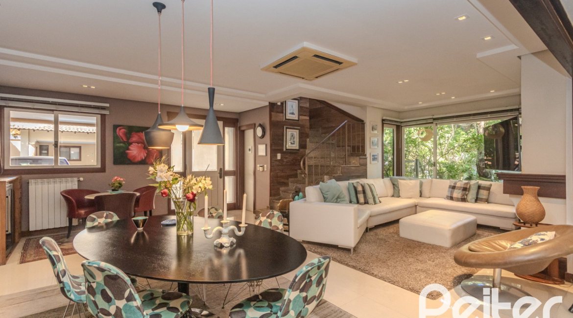 Casa em Condomínio à venda com 380m², 4 dormitórios, 2 suítes, 3 vagas, no bairro Tristeza em PORTO ALEGRE