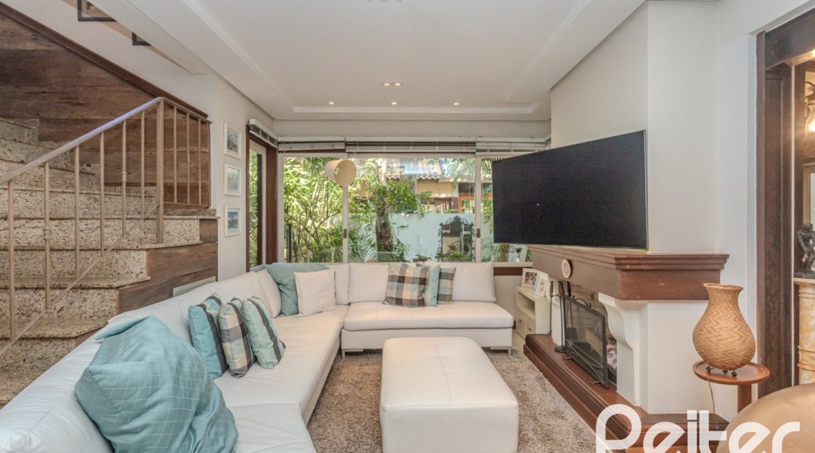 Casa em Condomínio à venda com 380m², 4 dormitórios, 2 suítes, 3 vagas, no bairro Tristeza em PORTO ALEGRE