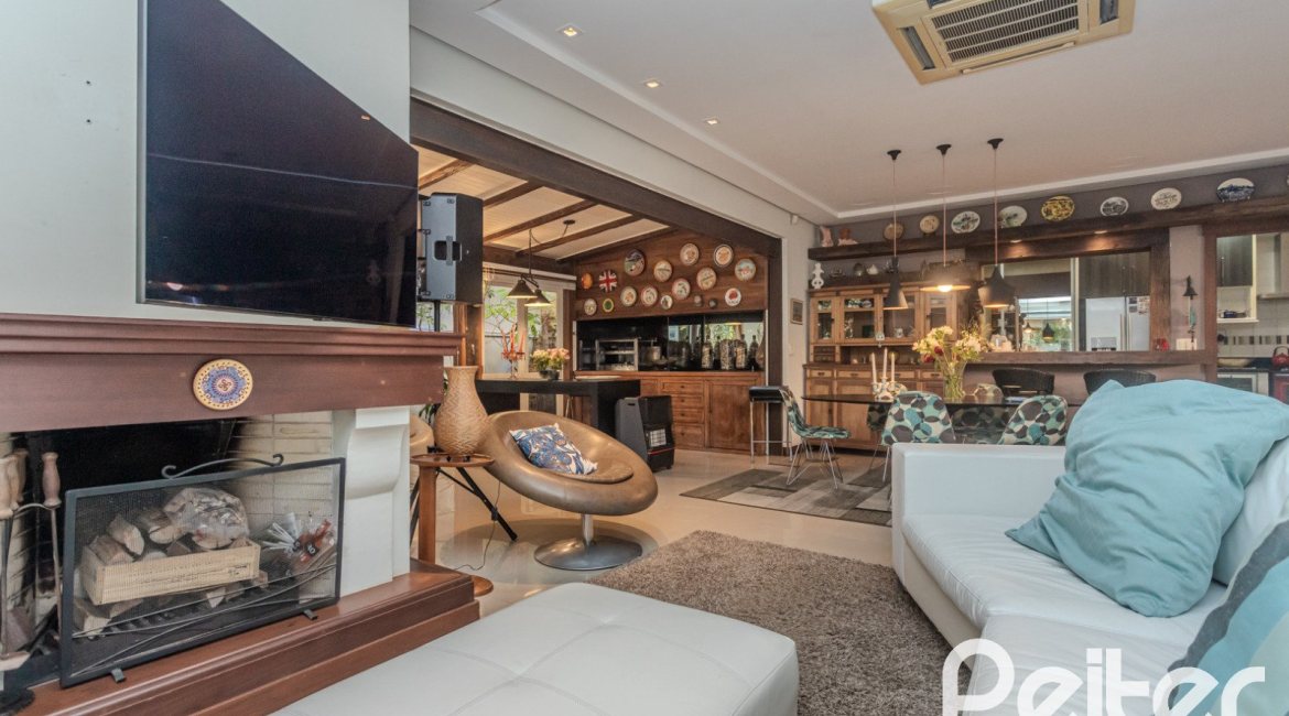 Casa em Condomínio à venda com 380m², 4 dormitórios, 2 suítes, 3 vagas, no bairro Tristeza em PORTO ALEGRE