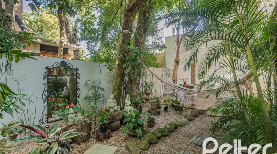Casa em Condomínio à venda com 380m², 4 dormitórios, 2 suítes, 3 vagas, no bairro Tristeza em PORTO ALEGRE