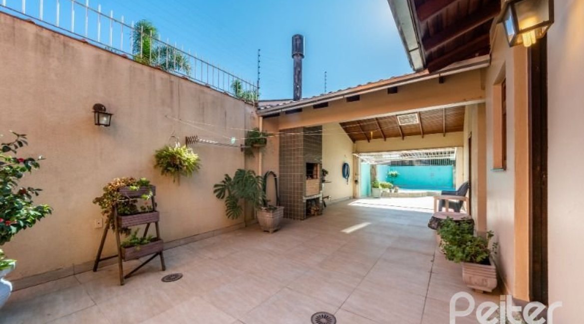Casa em Condomínio à venda com 178m², 4 dormitórios, 2 suítes, 4 vagas, no bairro Ipanema em Porto Alegre