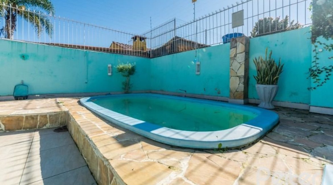 Casa em Condomínio à venda com 178m², 4 dormitórios, 2 suítes, 4 vagas, no bairro Ipanema em Porto Alegre