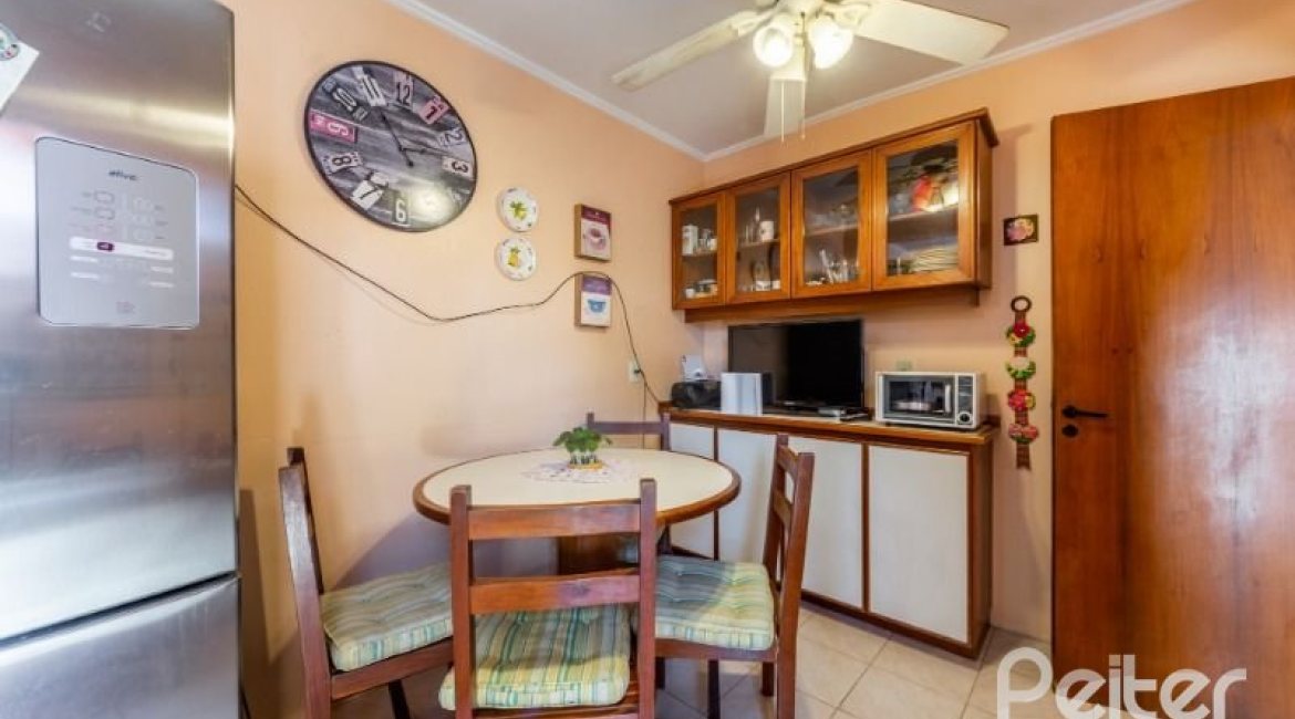 Casa em Condomínio à venda com 178m², 4 dormitórios, 2 suítes, 4 vagas, no bairro Ipanema em Porto Alegre