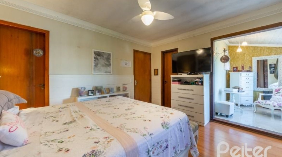 Casa em Condomínio à venda com 178m², 4 dormitórios, 2 suítes, 4 vagas, no bairro Ipanema em Porto Alegre