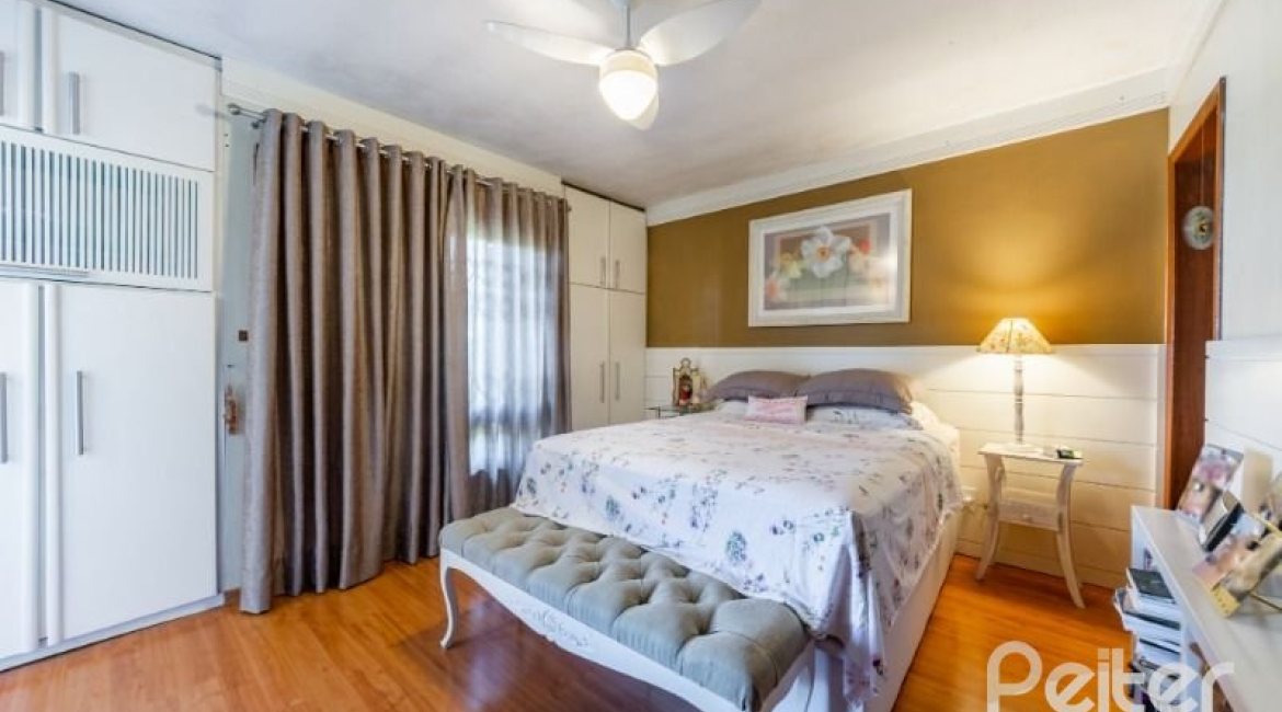 Casa em Condomínio à venda com 178m², 4 dormitórios, 2 suítes, 4 vagas, no bairro Ipanema em Porto Alegre
