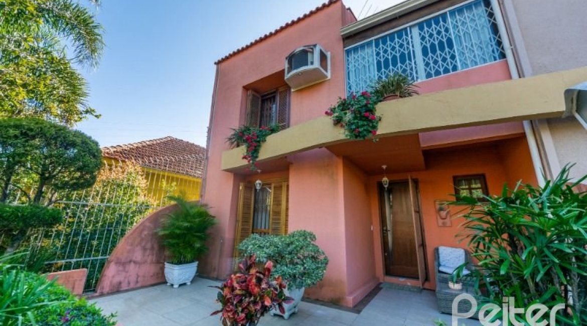 Casa em Condomínio à venda com 178m², 4 dormitórios, 2 suítes, 4 vagas, no bairro Ipanema em Porto Alegre