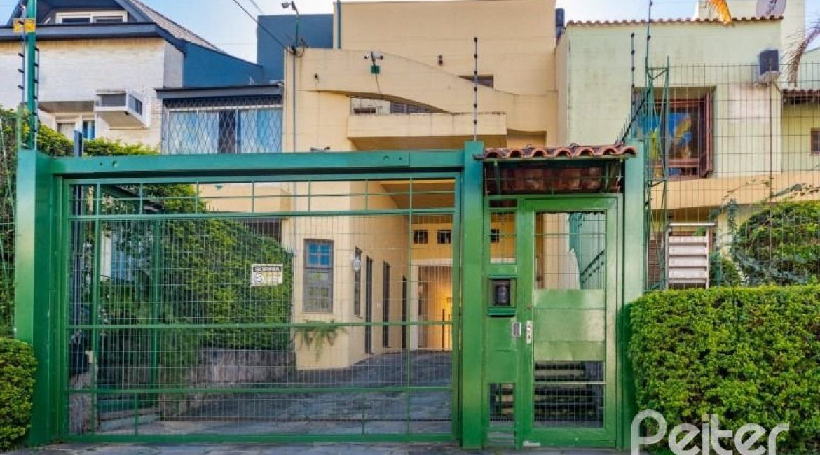Casa em Condomínio à venda com 178m², 4 dormitórios, 2 suítes, 4 vagas, no bairro Ipanema em Porto Alegre