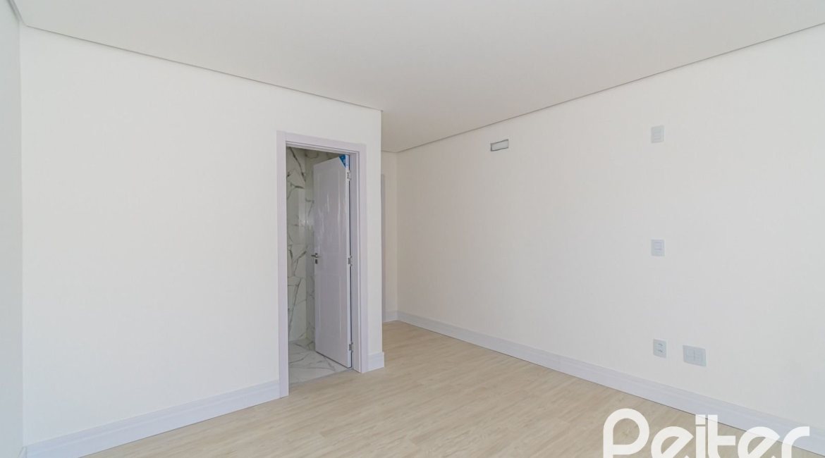 Casa em Condomínio à venda com 292m², 4 dormitórios, 4 suítes, 4 vagas, no bairro Alphaville em PORTO ALEGRE