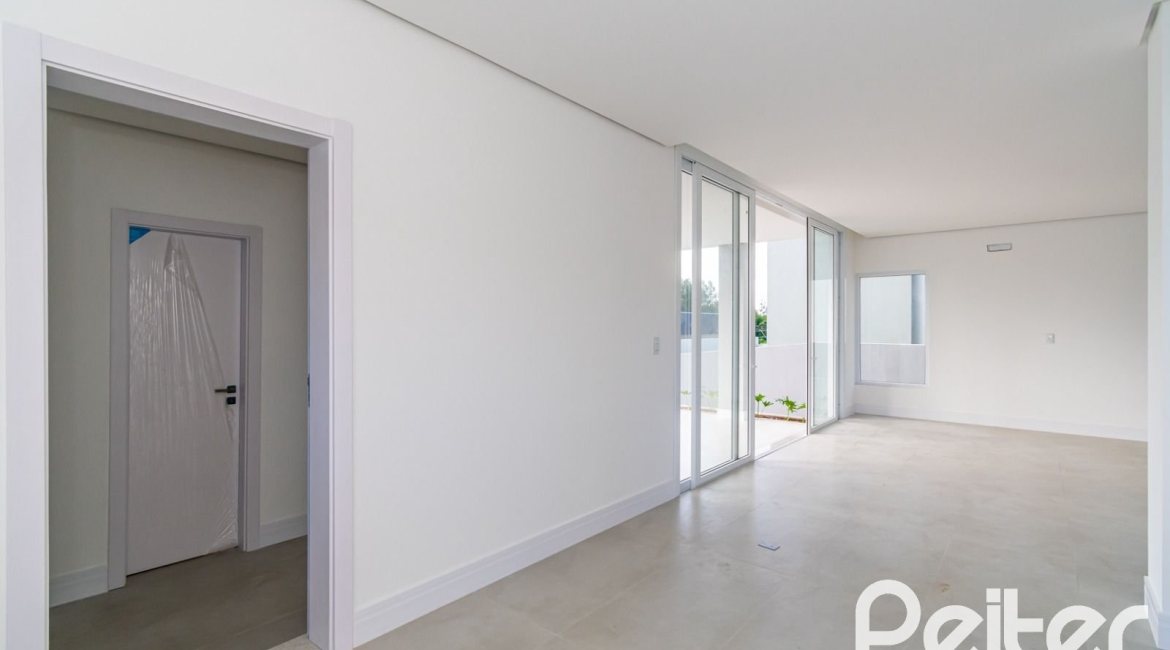 Casa em Condomínio à venda com 292m², 4 dormitórios, 4 suítes, 4 vagas, no bairro Alphaville em PORTO ALEGRE