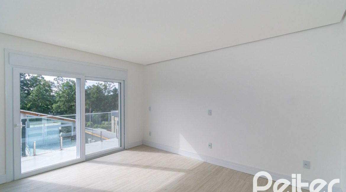 Casa em Condomínio à venda com 292m², 4 dormitórios, 4 suítes, 4 vagas, no bairro Alphaville em PORTO ALEGRE