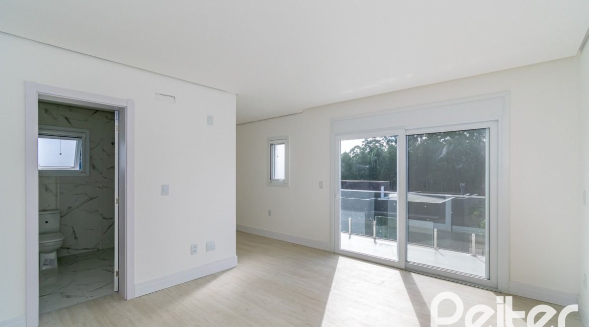 Casa em Condomínio à venda com 292m², 4 dormitórios, 4 suítes, 4 vagas, no bairro Alphaville em PORTO ALEGRE