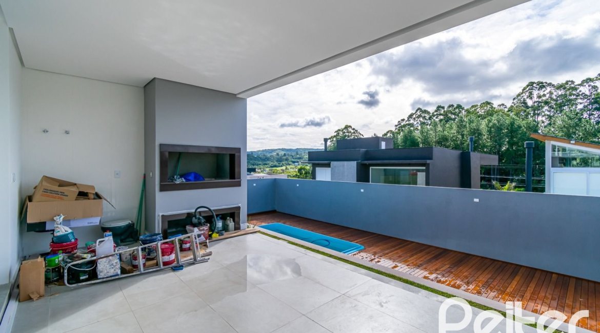 Casa em Condomínio à venda com 292m², 4 dormitórios, 4 suítes, 4 vagas, no bairro Alphaville em PORTO ALEGRE