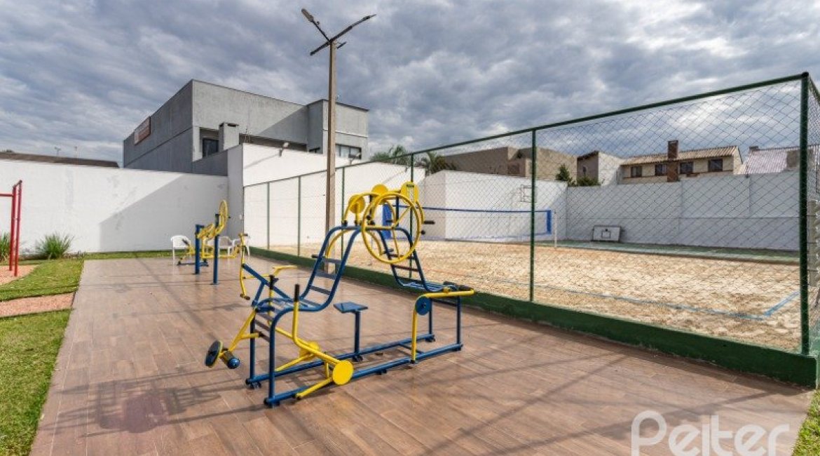 Casa em Condomínio à venda com 290m², 4 dormitórios, 2 suítes, 2 vagas, no bairro Ipanema em Porto Alegre