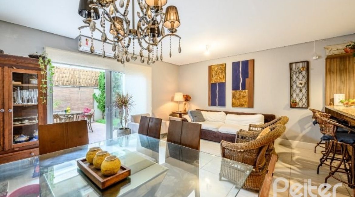 Casa em Condomínio à venda com 190m², 3 dormitórios, 1 suíte, 2 vagas, no bairro Tristeza em Porto Alegre