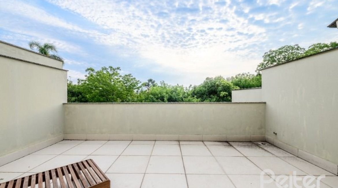 Casa em Condomínio à venda com 190m², 3 dormitórios, 1 suíte, 2 vagas, no bairro Tristeza em Porto Alegre