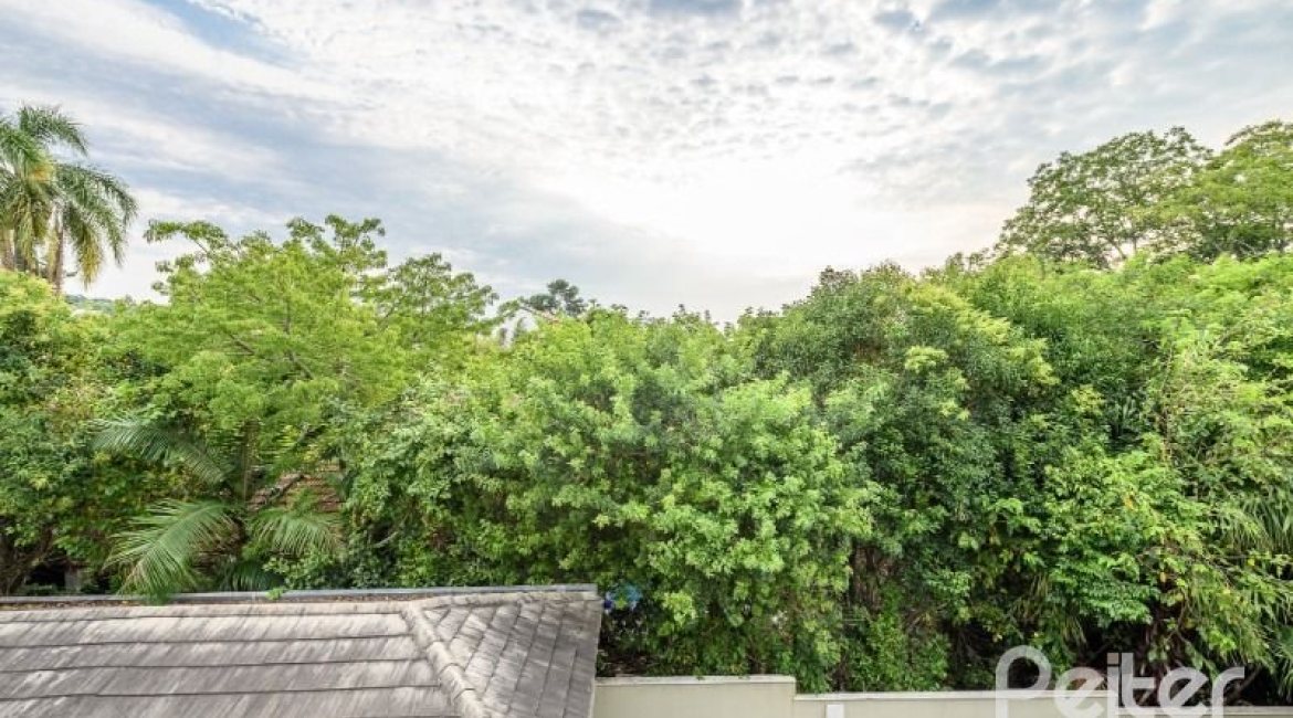 Casa em Condomínio à venda com 190m², 3 dormitórios, 1 suíte, 2 vagas, no bairro Tristeza em Porto Alegre