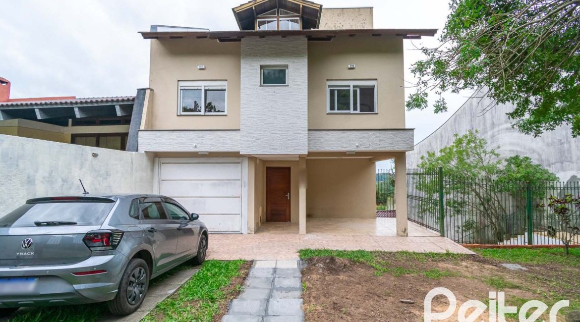 Casa à venda com 262m², 3 dormitórios, 1 suíte, 2 vagas, no bairro Jardim Isabel em Porto Alegre