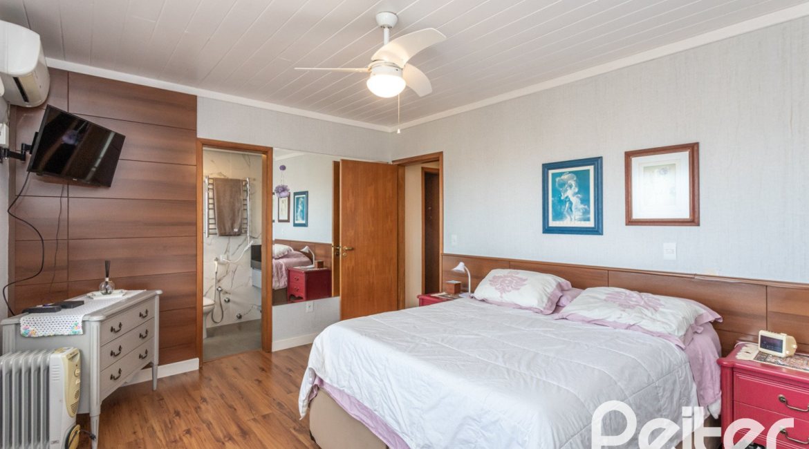 Casa em Condomínio à venda com 186m², 3 dormitórios, 1 suíte, 2 vagas, no bairro Sétimo Céu em Porto Alegre