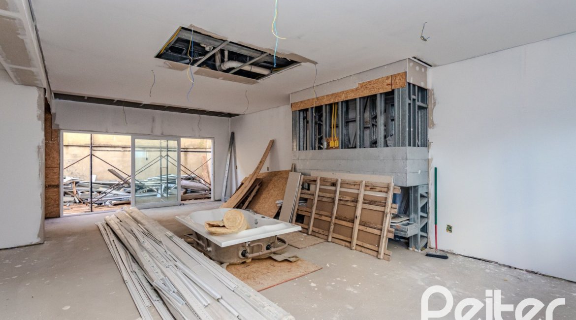 Casa em Condomínio à venda com 237m², 4 dormitórios, 4 suítes, 3 vagas, no bairro Vila Assunção em Porto Alegre